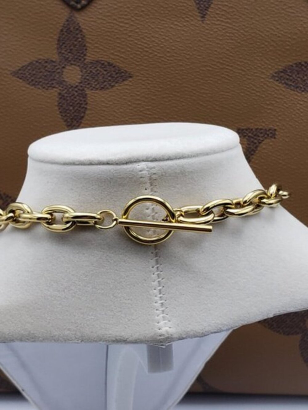 18K Gold-Plated Necklace with Authentic Louis Vuitton Padlock - Picture 6 of 12